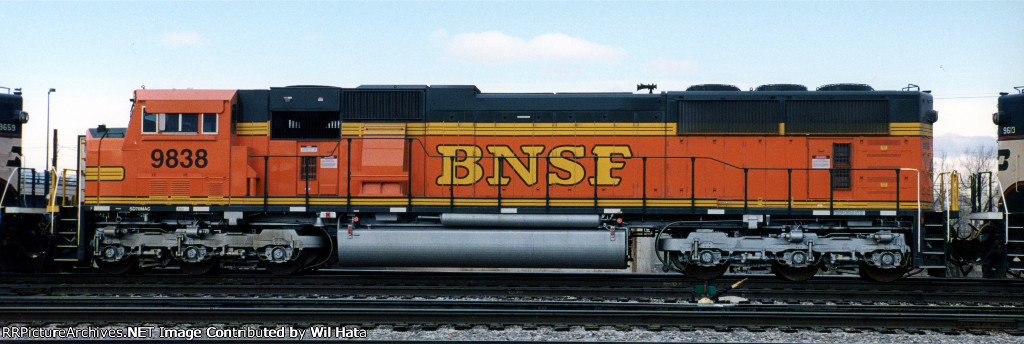 BNSF SD70MAC 9838